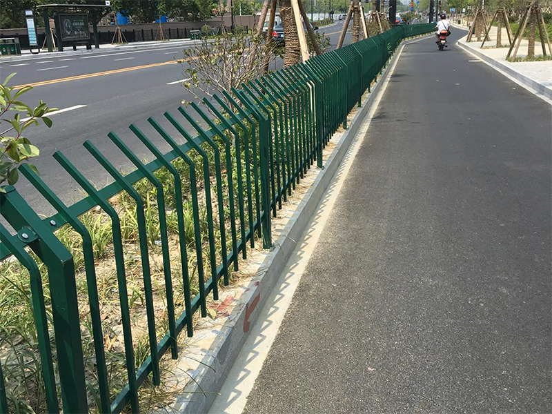 喷塑花(huā)园护栏